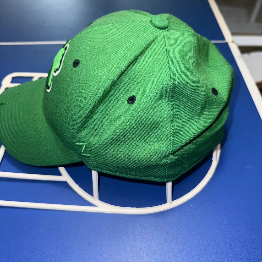 New Notre Dame Fighting Irish Zephyr Celtic Kelly Green Clover Hat‎ Size 7 5/8
